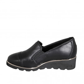 Mocassino da donna con elastici, puntale e plantare estraibile in pelle nera zeppa 4 - Misure disponibili: 42, 43 2