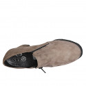 Zapato cerrado para mujer con elastico, cremallera y plantilla extraible en gamuza taupe tacon 6 - Tallas disponibles:  43, 45