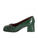 Zapato de salon con accessorio en charol verde para mujer tacon 5 - Tallas disponibles:  42