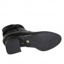 Stivaletto da donna con cerniera, elastico ed accessorio in pelle nera con tacco 5 - Misure disponibili: 32