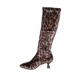Woman's pointy boot in... 2