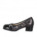 Woman's pump with removable insole, accessory and captoe in black leather and patent leather heel 3 - Available sizes:  32