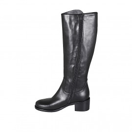 Woman's boot with zipper in... 2