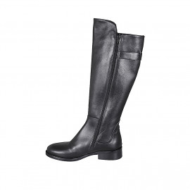 Woman's boot in black... 2