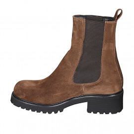 Woman's ankle boot in brown... 2