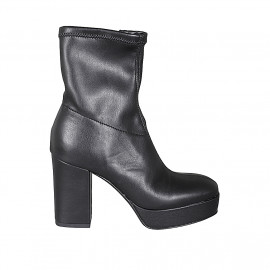Woman's ankle boot with...