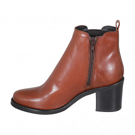 Bottines pour femmes avec fermeture éclair et elastique en cuir cognac talon 6 - Pointures disponibles:  42, 43, 44 2
