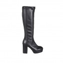 Bottes au genou pour femmes en cuir et matériau élastique noir avec fermeture éclair et plateau talon 10 - Pointures disponibles:  43, 44