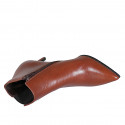 Botines puntiagudos para mujer en piel cognac con elastico y cremallera tacon 7 - Tallas disponibles:  32, 42, 44