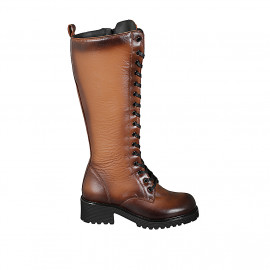 Bottes pour femmes avec lacets et fermeture éclair en cuir cognac talon 5 - Pointures disponibles:  43