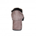 Mocasín para mujer con cadena en gamuza gris pardo tacon 6 - Tallas disponibles:  43, 45