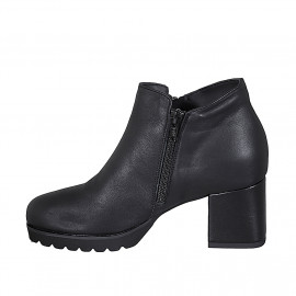 Woman's ankle boot in black leather with zippers heel 6 - Available sizes:  33, 45 2