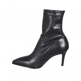 Woman's pointy ankle boot... 2