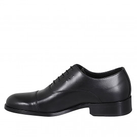 Men's laced Oxford shoe in black leather with captoe - Available sizes:  36, 37, 48, 49, 50, 51 2