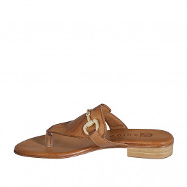 Chanclas de dedo con accesorio para mujer en piel cognac tacon 2 - Tallas disponibles:  32, 33, 35, 43 2