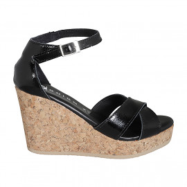 Woman's open shoe with strap and platform in black patent leather wedge heel 9 - Available sizes:  32, 35