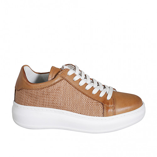 Zapato para mujer con cordones y plantilla extraible en piel y tejido trensado cognac cuña 4 - Tallas disponibles:  42, 44
