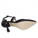 Scarpa aperta a punta da donna con cinturino incrociato in vernice e tessuto laminato nero tacco 8 - Misure disponibili: 34, 35, 42, 45