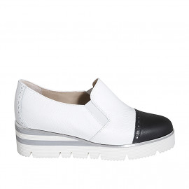 Zapato para mujer en piel blanca y negra con elastico y puntera cuña 4 - Tallas disponibles:  42, 46