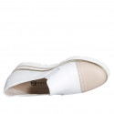 Chaussure pour femmes en cuir blanc et beige avec elastiques et bout droit talon compensé 4 - Pointures disponibles:  35, 42, 43, 44