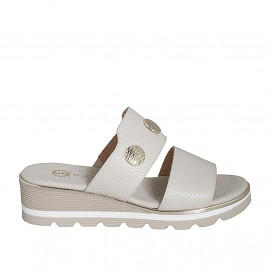 Mule pour femmes avec elastique et boutons en cuir beige clair talon compensé 4 - Pointures disponibles:  44