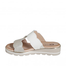 Woman's mule with elastic band and button in white and platinum leather wedge heel 3 - Available sizes:  35 2