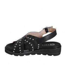 Woman's sandal in black... 2