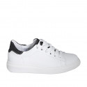 Zapato para mujer con cordones y plantilla extraible en piel blanca y brillante negra cuña 3 - Tallas disponibles:  32, 35