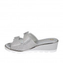 Sabot da donna con fibbie regolabili in camoscio stampato laminato argento zeppa 4 - Misure disponibili: 34, 35