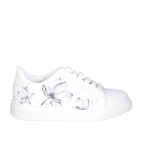Woman's laced shoe in white and purple floral printed leather with removable insole wedge heel 3 - Available sizes:  32, 33, 35