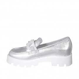 Woman's mocassin with translucent chain in silver laminated leather heel 4 - Available sizes:  32, 33, 34 2