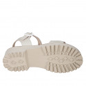 Sandale pour femmes avec courroie et chaîne en cuir dégringolé beige talon 4 - Pointures disponibles:  35