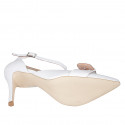 Zapato abierto puntiagudo para mujer con cinturon y hebilla en piel blanca tacon 10 - Tallas disponibles:  43