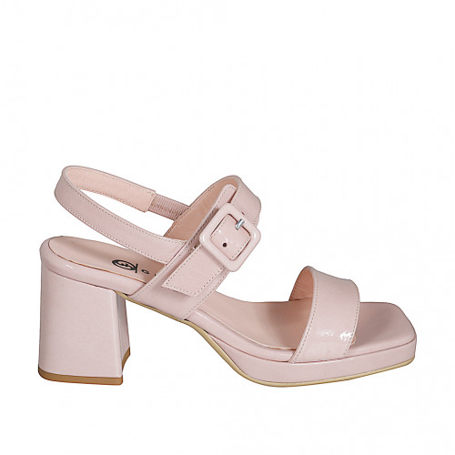 Woman's sandal with platform, elastic...
