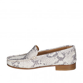 Women's moccasin in white... 2