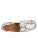 Mocasín para mujer en piel estampada blanca y gris tacón 2 - Tallas disponibles:  33, 35