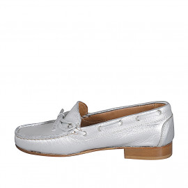 Woman's loafer in silver... 2