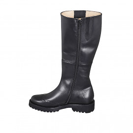 Botas para mujer con punta brogue, elastico lateral y cremallera interna en piel de color negro tacon 3 - Tallas disponibles:  32, 33, 34, 35, 42, 43, 44, 45, 46 2