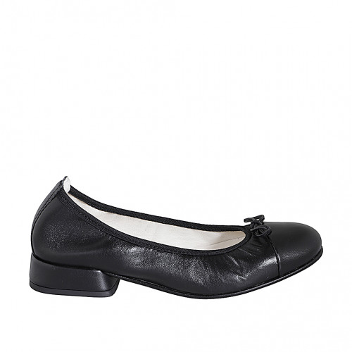 Woman's ballerina shoe with captoe and bow in black leather heel 2 - Available sizes:  32, 33, 42, 43