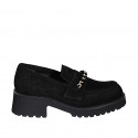 Mocassino sportivo da donna con catena oro in camoscio nero tacco 5 - Misure disponibili: 32, 33, 34, 35, 42, 43, 44, 45, 46