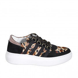 Sneaker stringata da donna con plantare estraibile in pelle di vitello maculato con pelo, tessuto e camoscio nero zeppa 4 - Misure disponibili: 33, 34, 35, 42, 43, 44, 46