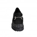 Mocassino da donna con accessorio metallico in camoscio nero e tessuto spigato tacco 5 - Misure disponibili: 32, 33, 34, 35, 42, 43, 44, 45, 46