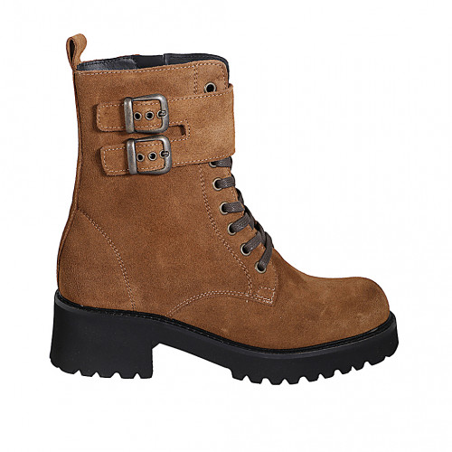 Woman's laced ankle-high boot with...