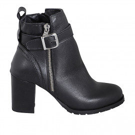 Stivaletto da donna con doppia cerniera, fibbia e punta tonda in pelle nera tacco 7 - Misure disponibili: 32, 33, 34, 35, 42, 43, 44, 45