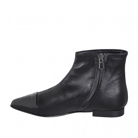 Stivaletto a punta da donna con cerniera interna in pelle nera e puntale in vernice nera con tacco 2 - Misure disponibili: 33, 34, 35, 42, 43, 44, 46 2