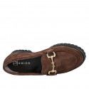Mocassino da donna con accessorio in camoscio marrone con tacco 3 - Misure disponibili: 32, 33, 34, 35, 42, 43, 44, 45, 46, 47