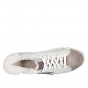 Sneaker à lacets pour femme avec semelle amovible et doublure en fourrure en cuir blanc et daim marron talon compensé 3 - Pointures disponibles:  42, 43, 44, 45, 46