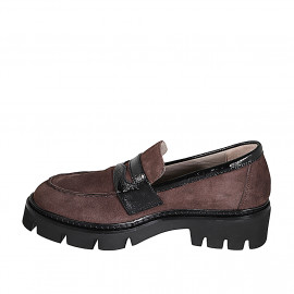Mocassin pour femmes en daim marron et cuir verni noir talon 4 - Pointures disponibles:  32, 33, 34, 35, 42, 43, 44, 45, 46 2