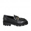 Mocasin pour femmes en cuir noir avec accessoire or et talon 4 - Pointures disponibles:  32, 34, 35, 42, 43, 44, 45, 46