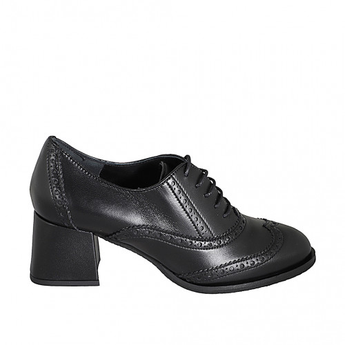 Woman's laced Oxford shoe in black leather with wingtip and heel 5 - Available sizes:  32, 33, 34, 35, 42, 43, 44, 45, 46